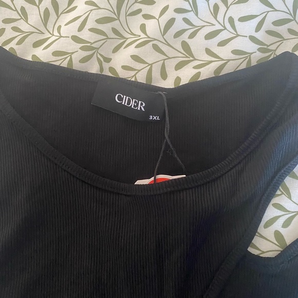 Solid Asymmetrical Sleeveless Crop Top - Picture 3 of 4